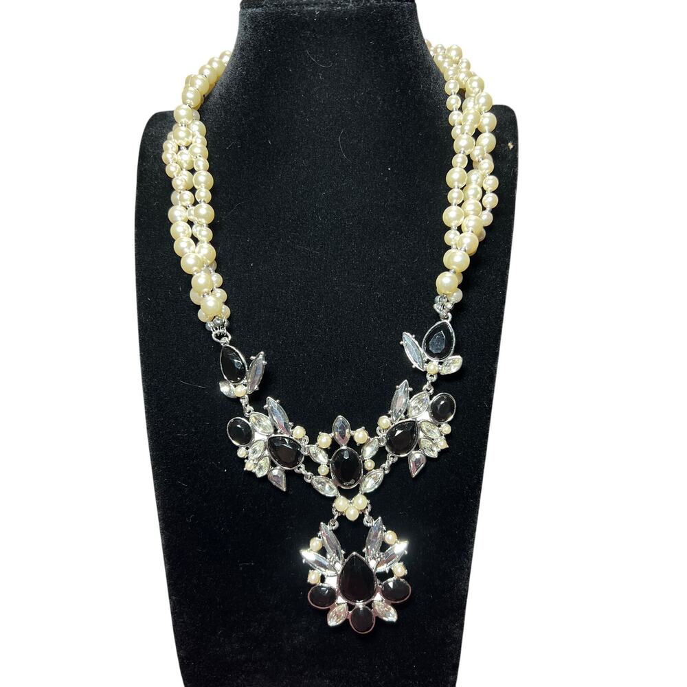 Charming Charlie RSVP Beaded necklace Black and Pearl tone